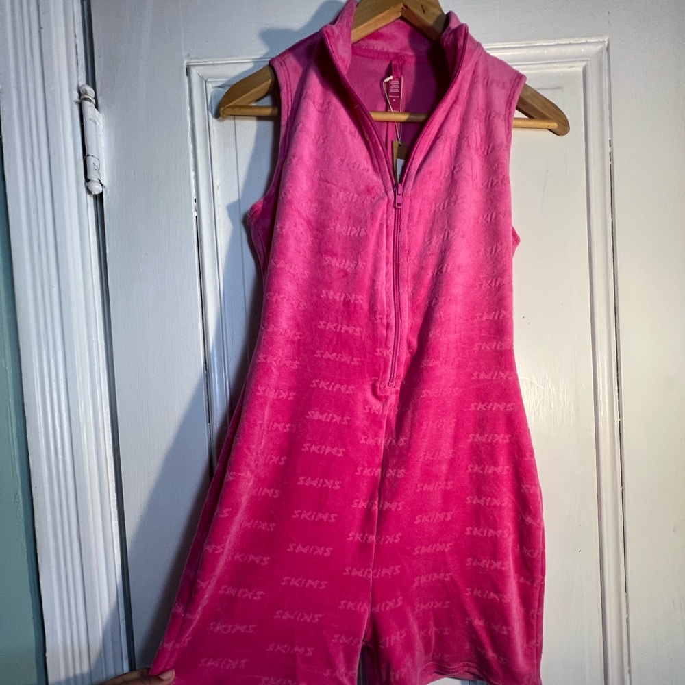 Logo Velour short onesie